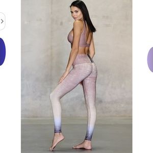 *SOLD* NWT Niyama Sol Fawn dip dye leggings